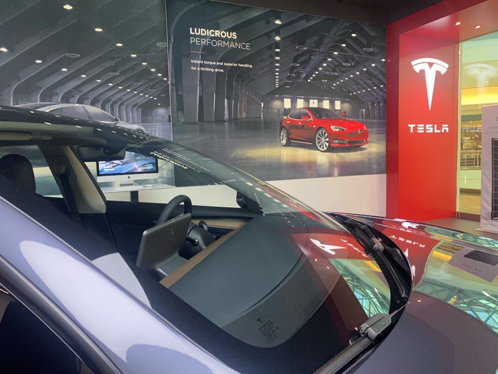 salle d'exposition tesla, centre commercial de jardins, jardins de palm beach, floride