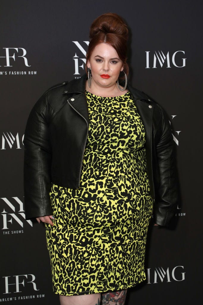 plus size fall outfits tess holiday in a black leather jacket