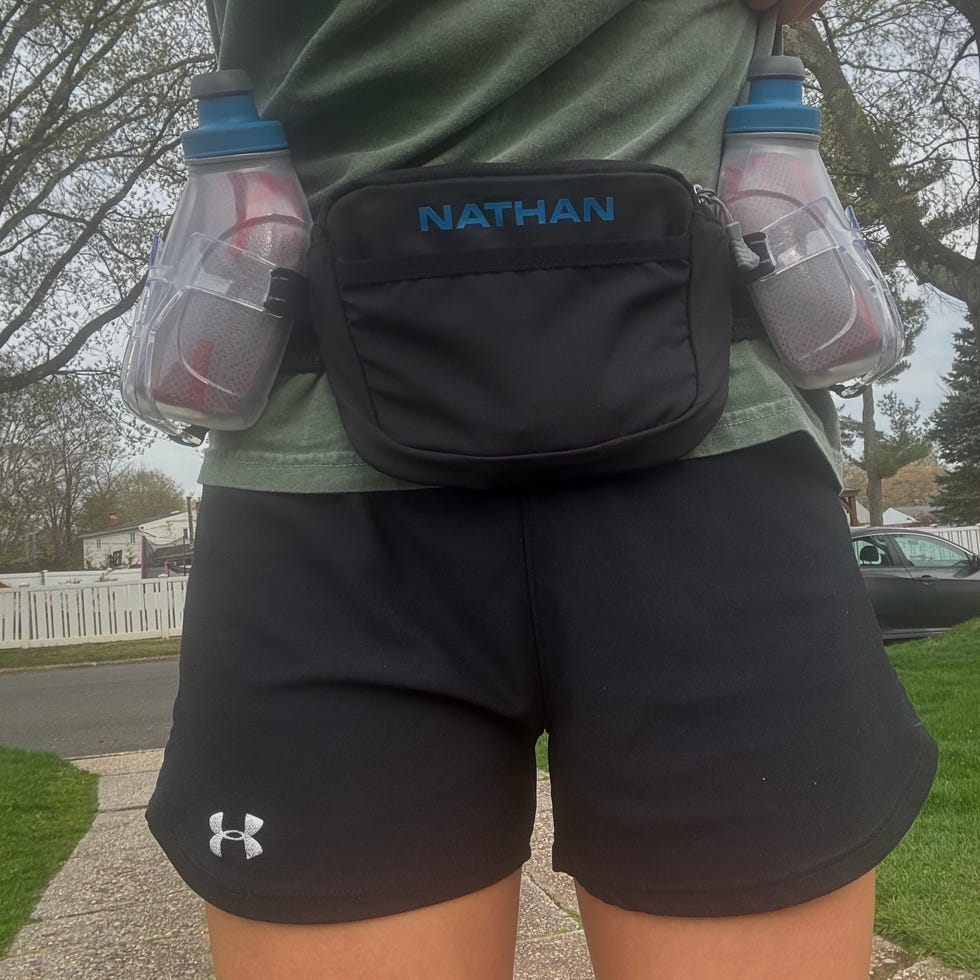 Testing the Nathan Hydration Running Belt Trail Mix Plus isabella wearing the nathan hydration running belt trail mix plus for a run