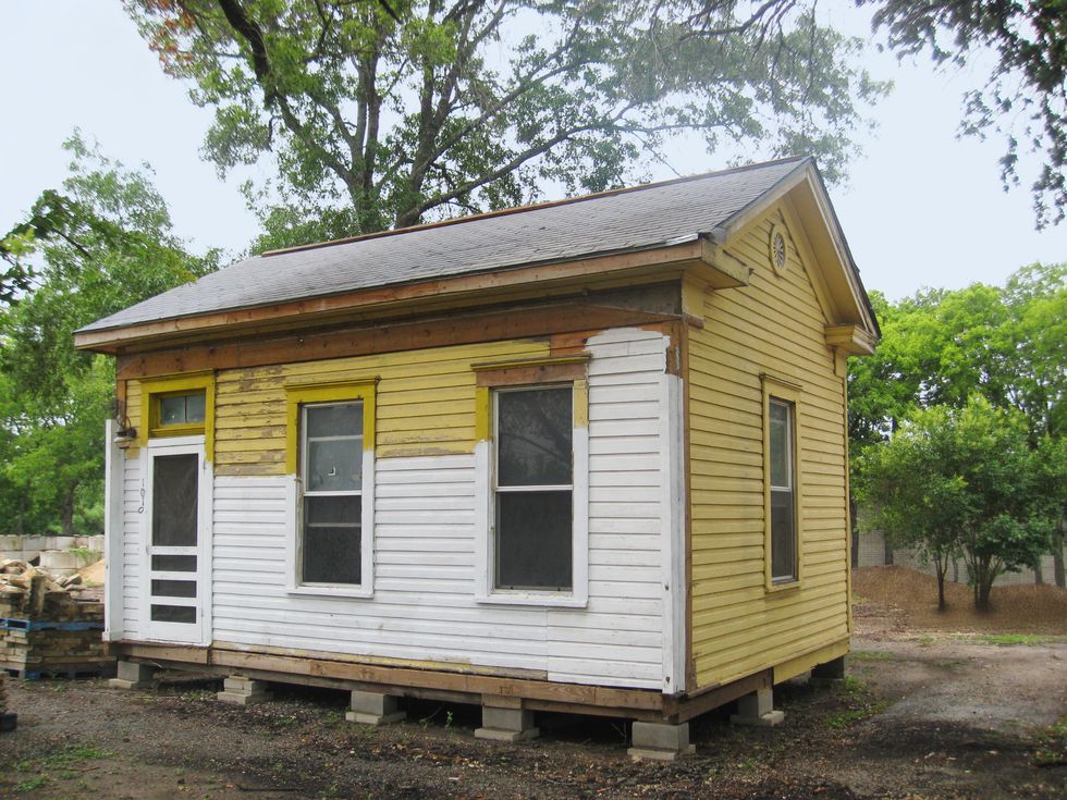texas guesthouse bungalow before exterior