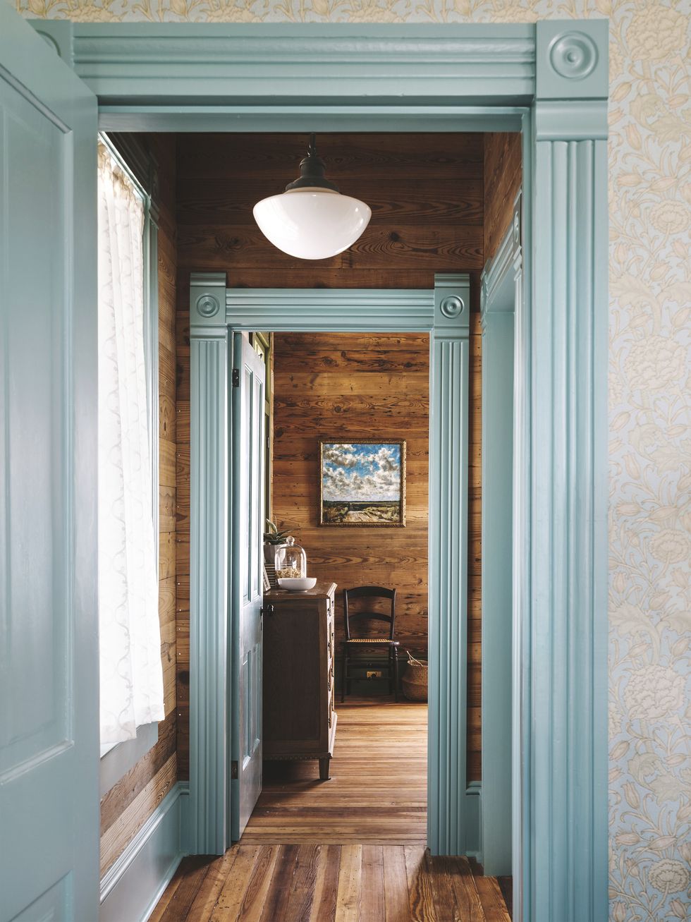 texas guesthouse bungalow hallway