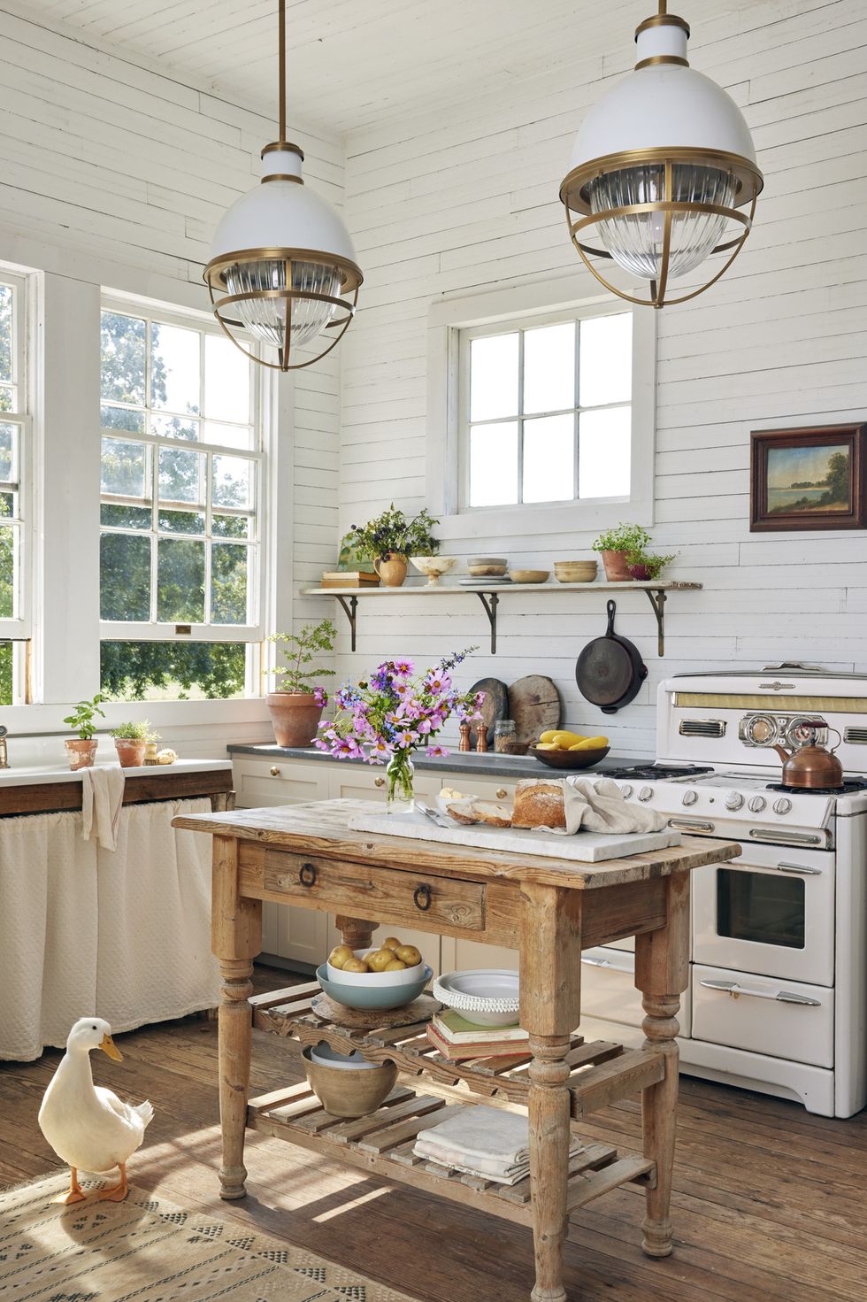 What Are Some Eco-Friendly Farmhouse Kitchen Decor Ideas? - A House in the  Hills