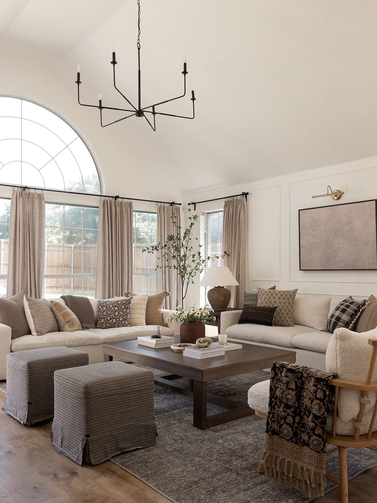 20 Beautiful Living Room Built-In Ideas