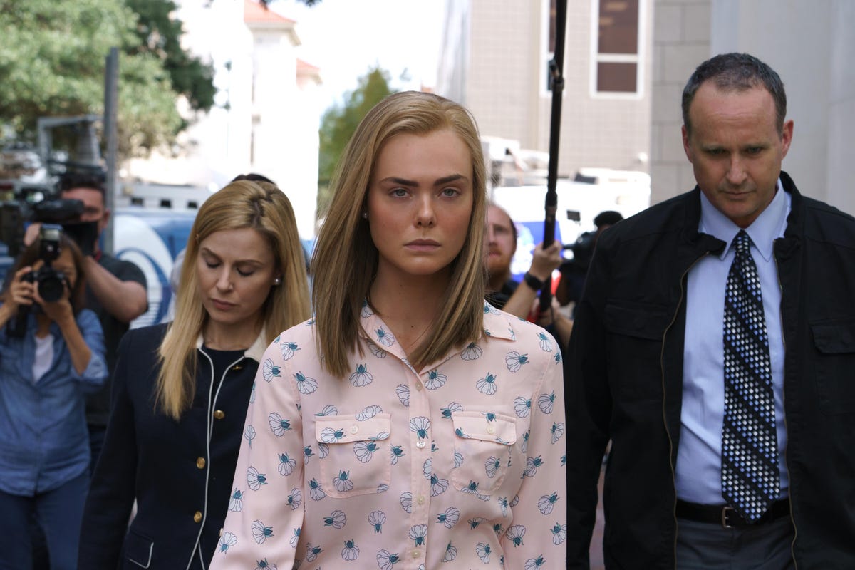 Inside Elle Fanning S Transformation Into Michelle Carter In The Girl From Plainville