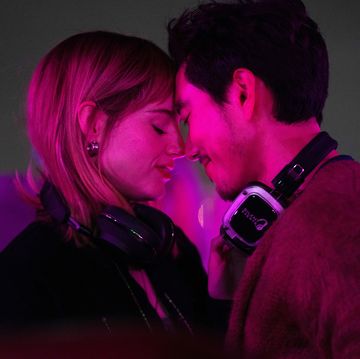 lucy boynton and justin min in the greatest hits photo by merie weismiller wallace courtesy of searchlight pictures © 2024 searchlight pictures all rights reserved