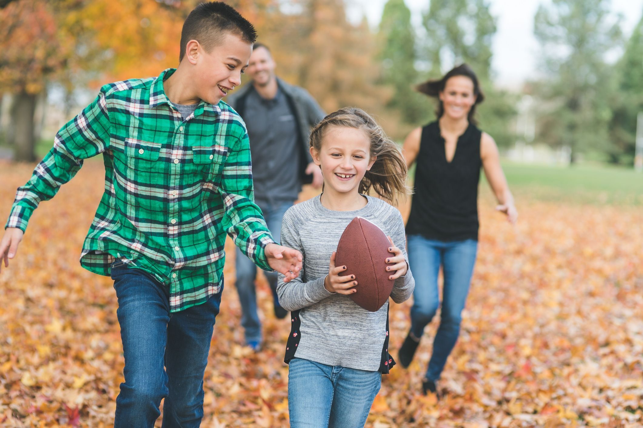 Thanksgiving Family Games: 8 Fun Ideas For Your Holiday Gathering