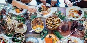 https://hips.hearstapps.com/hmg-prod/images/thanksgiving-dinner-must-haves-1539013663.jpg?crop=1xw:1xh;center,top&resize=300:*