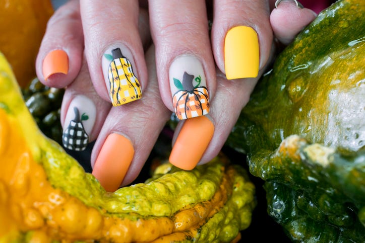 41 Ideas for Winter Nails to Do at Home or in the Salon