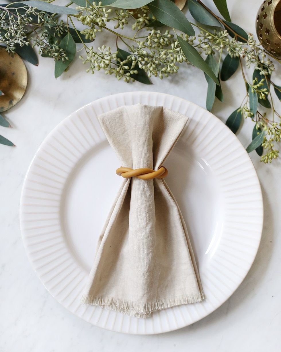 20 Best Napkin Folding Ideas to Set Your Table