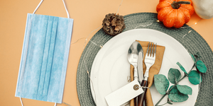 is it safe to host thanksgiving dinner experts share covid 19 safety tips