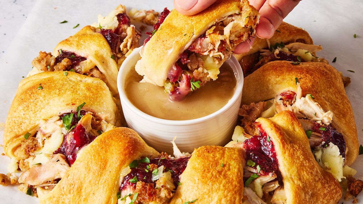 preview for This Thanksgiving Ring Slays Your Usual Leftovers Sandwich Tradition
