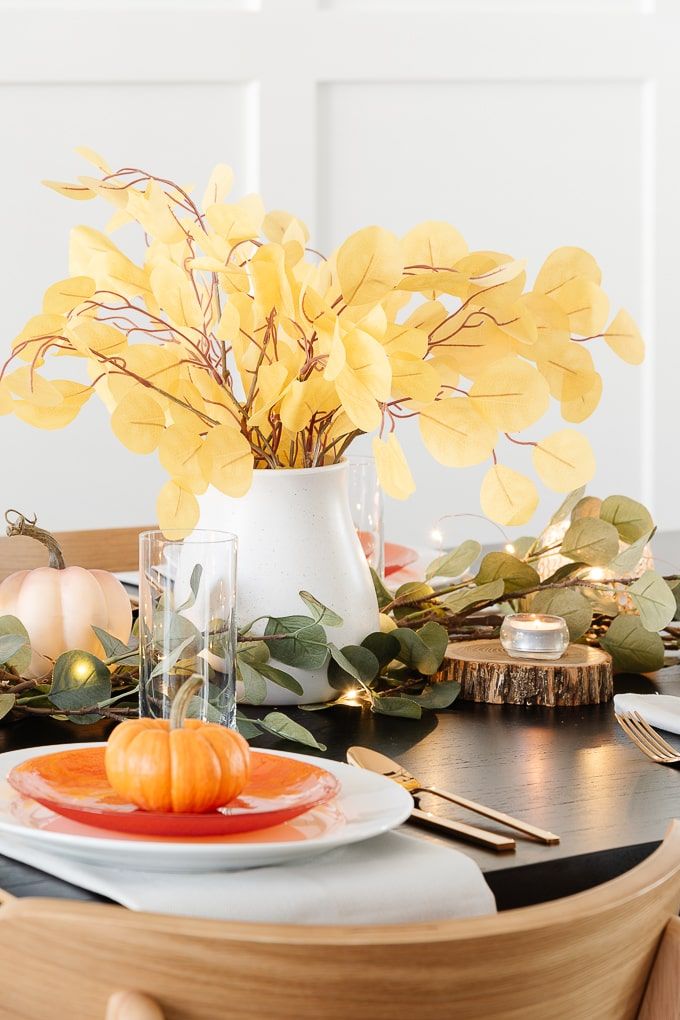 How to Style your Thanksgiving Tablescape with Simple Table Decor 