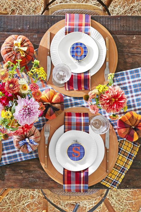 plaid fall thanksgiving table setting