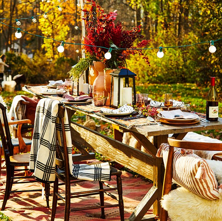 thanksgiving buffet table