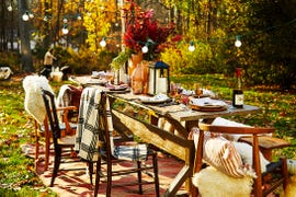 thanksgiving table settings, outdoor dining table arrangement