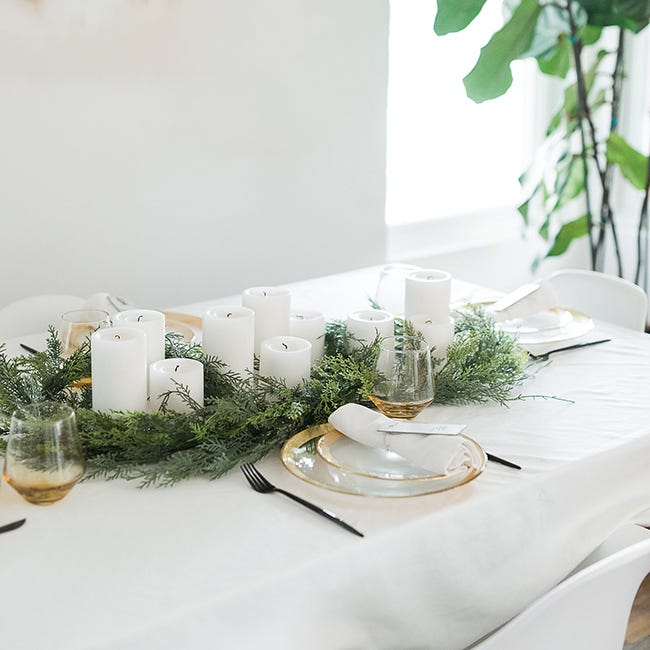 thanksgiving table settings modern green white