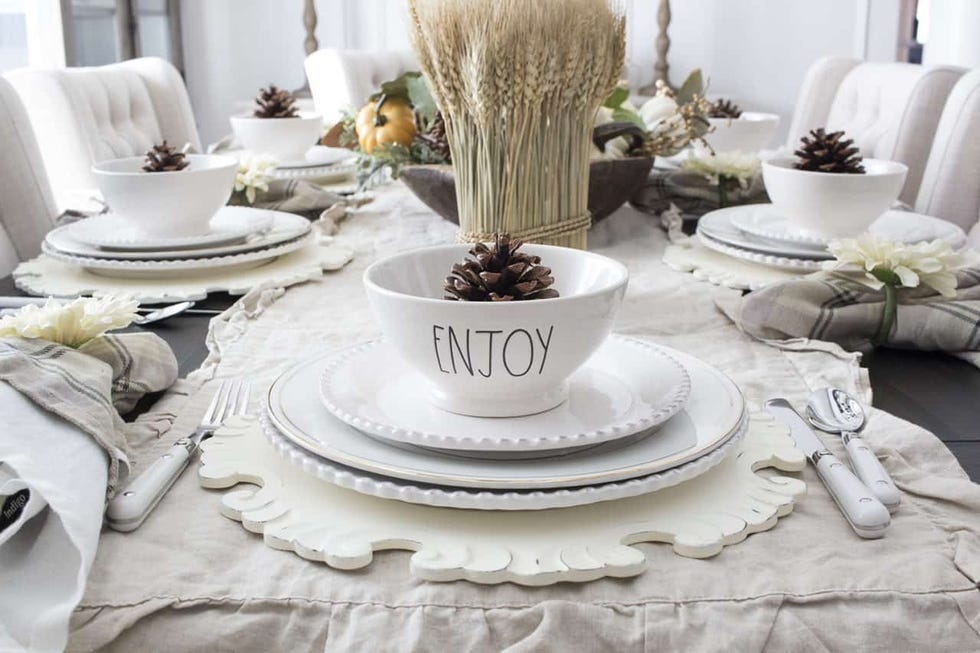 thanksgiving table settings neutrals