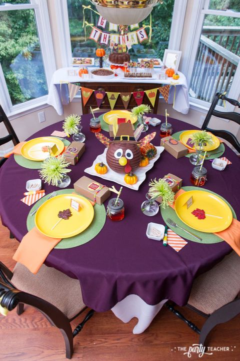 cute thanksgiving table for kids