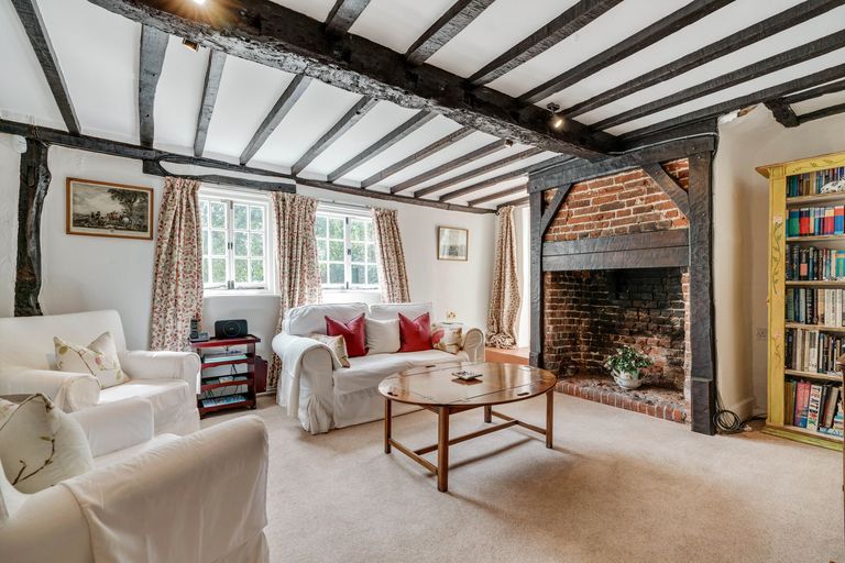 Enchanting 18th Century Cottage For Sale in Bedfordshire