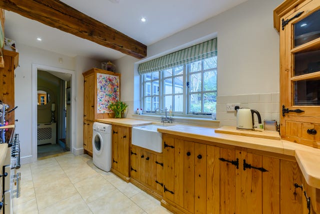 Period Cottage For Sale in Little London, Hampshire