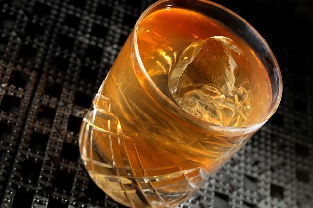 世界のカクテル大事典 上巻 A~E カクテル大事典800 | 成美堂出版編集部 |本 | 通販 | Amazon