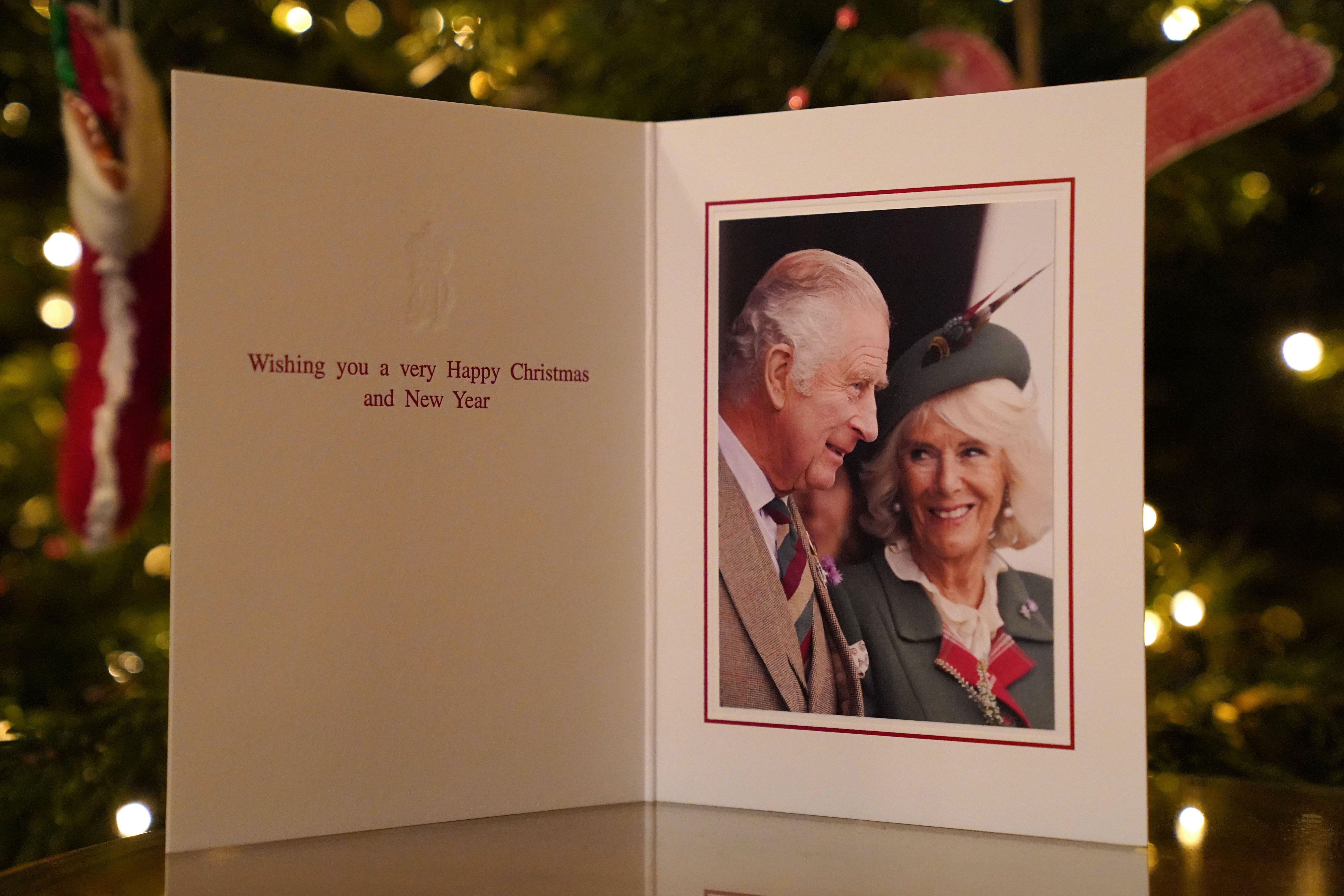 ホリデー気分を盛り上げる、各国ロイヤルファミリーの2022年のクリスマスカード＆お祝いメッセージ