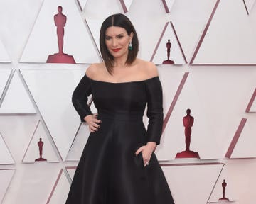 laura pausini caschetto scuro agli oscar 2021