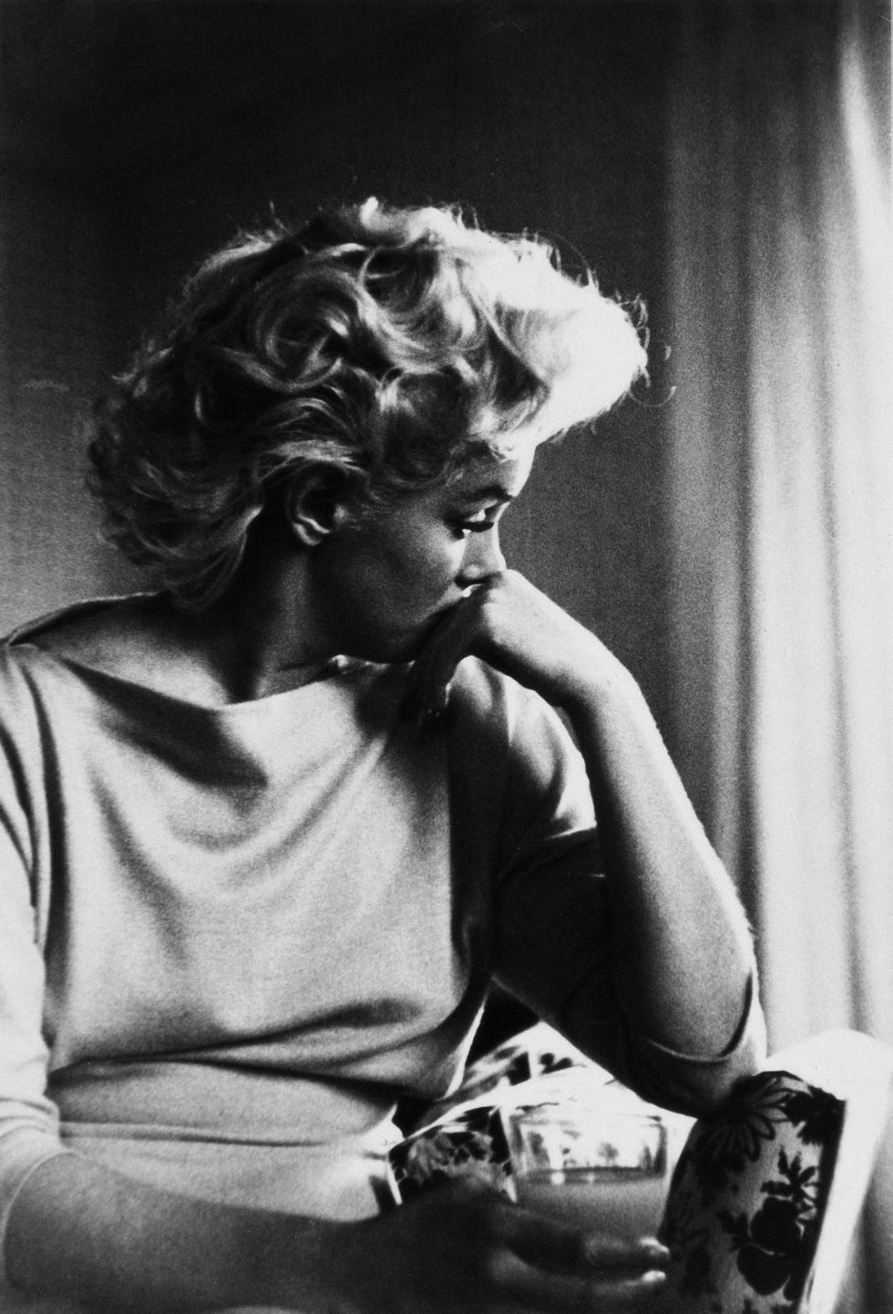 marilyn monroe alone