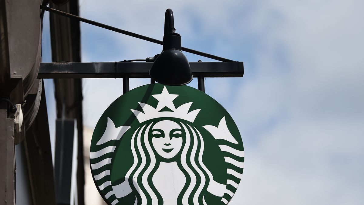 https://hips.hearstapps.com/hmg-prod/images/the-american-coffeehouse-company-starbucks-logo-is-news-photo-1695416695.jpg?crop=1xw:0.84678xh;center,top&resize=1200:*
