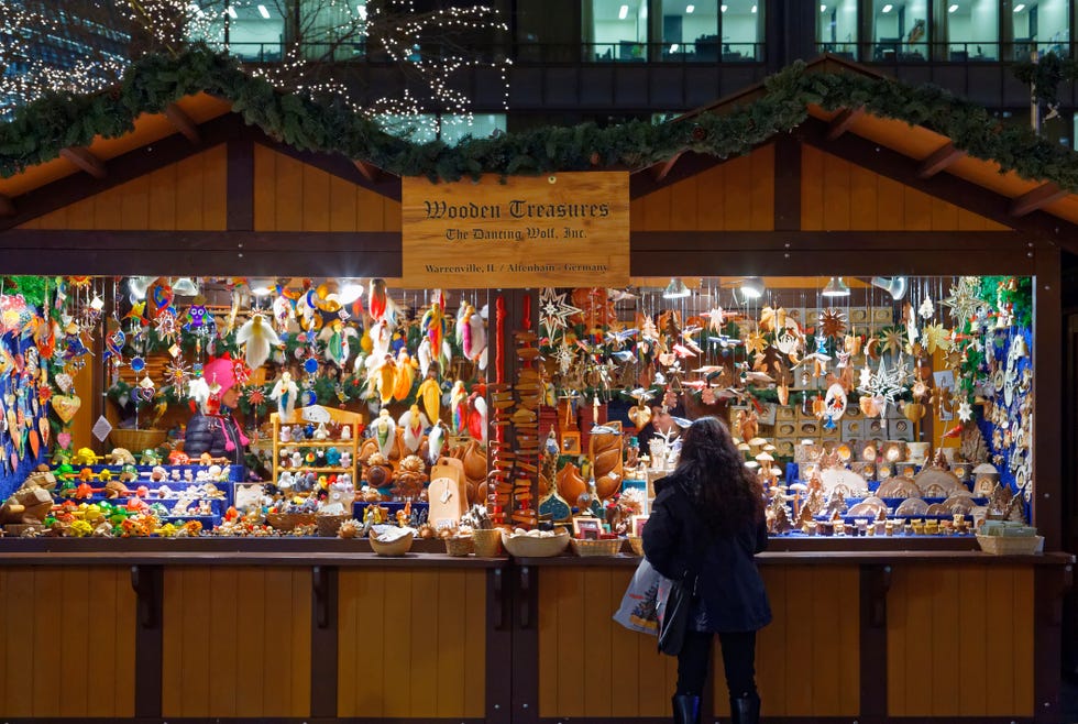 the annual christkindlmarket chicago in daley plaza