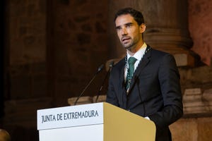 presentation of the medals of extremadura on the occasion of the community day in merida