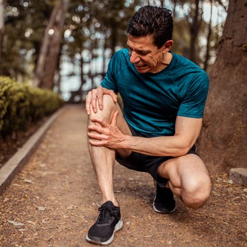 The athlete has knee pain the athlete has knee pain