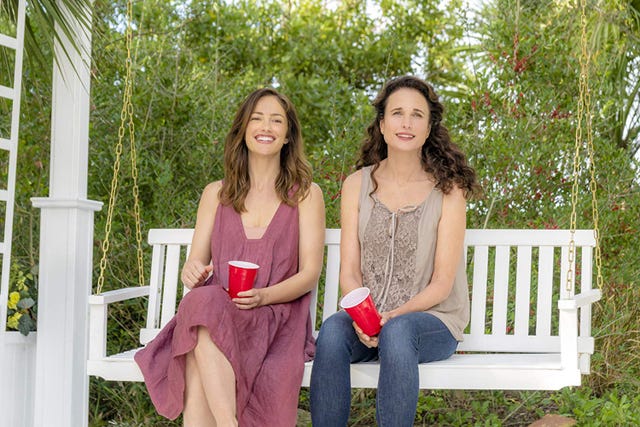 Andie MacDowell y Minka Kelly en 'Una casa junto al mar'
