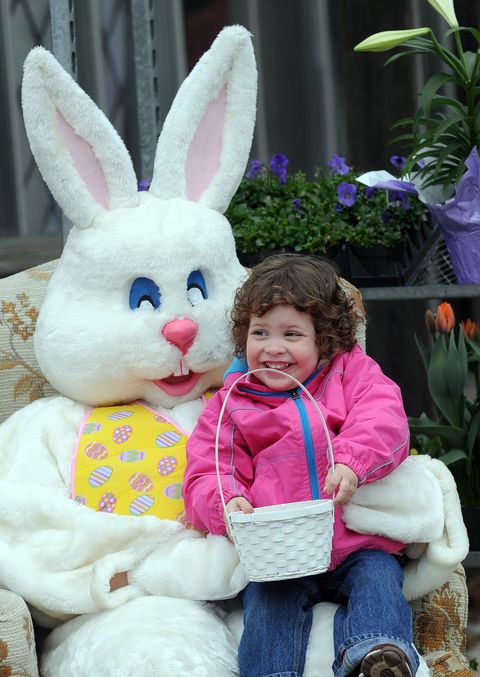 041109 south natick, ma the belkin family lookout farm annual easter egg hunt got off saturday under cloudy skies but hundreds of kids searched the greenhouse for eggs and had a photos taken with the easter bunny mandy reid, 2 from ashland s
