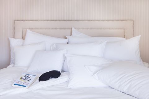 Bedding, Bed sheet, White, Bed, Furniture, Pillow, Bedroom, Room, Duvet cover, Suite, 