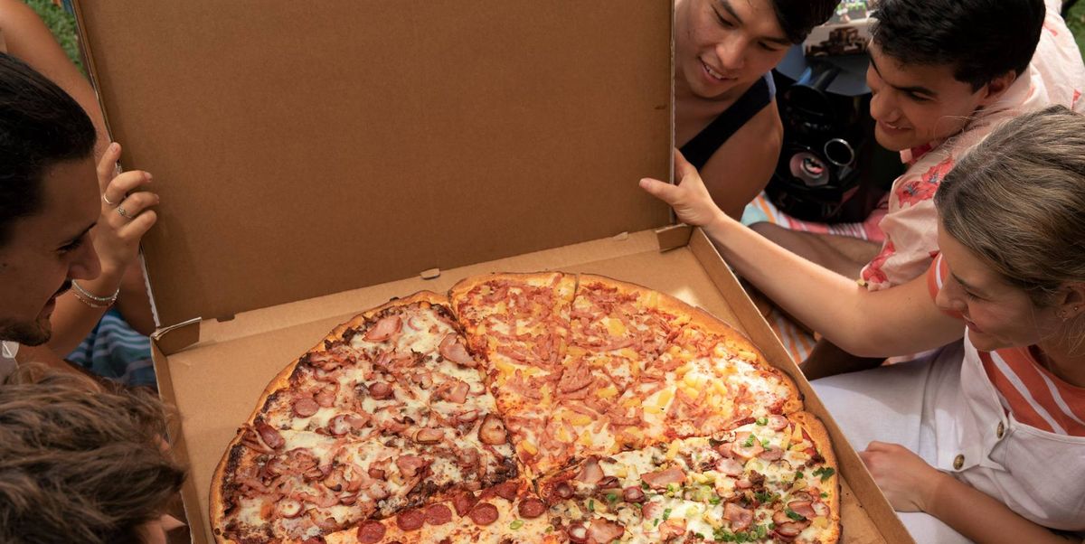 Сколько дней в хорошей пицце. Пизза Биггер. Большая пицца. Огромная пицца. Большая Пысса.