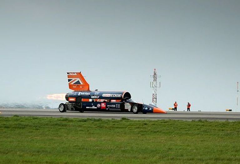 超音速を狙う恐ろしきクルマ ― 「Bloodhound SSC」、時速322キロ