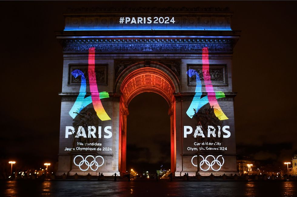パリ　五輪　オリンピック　開催