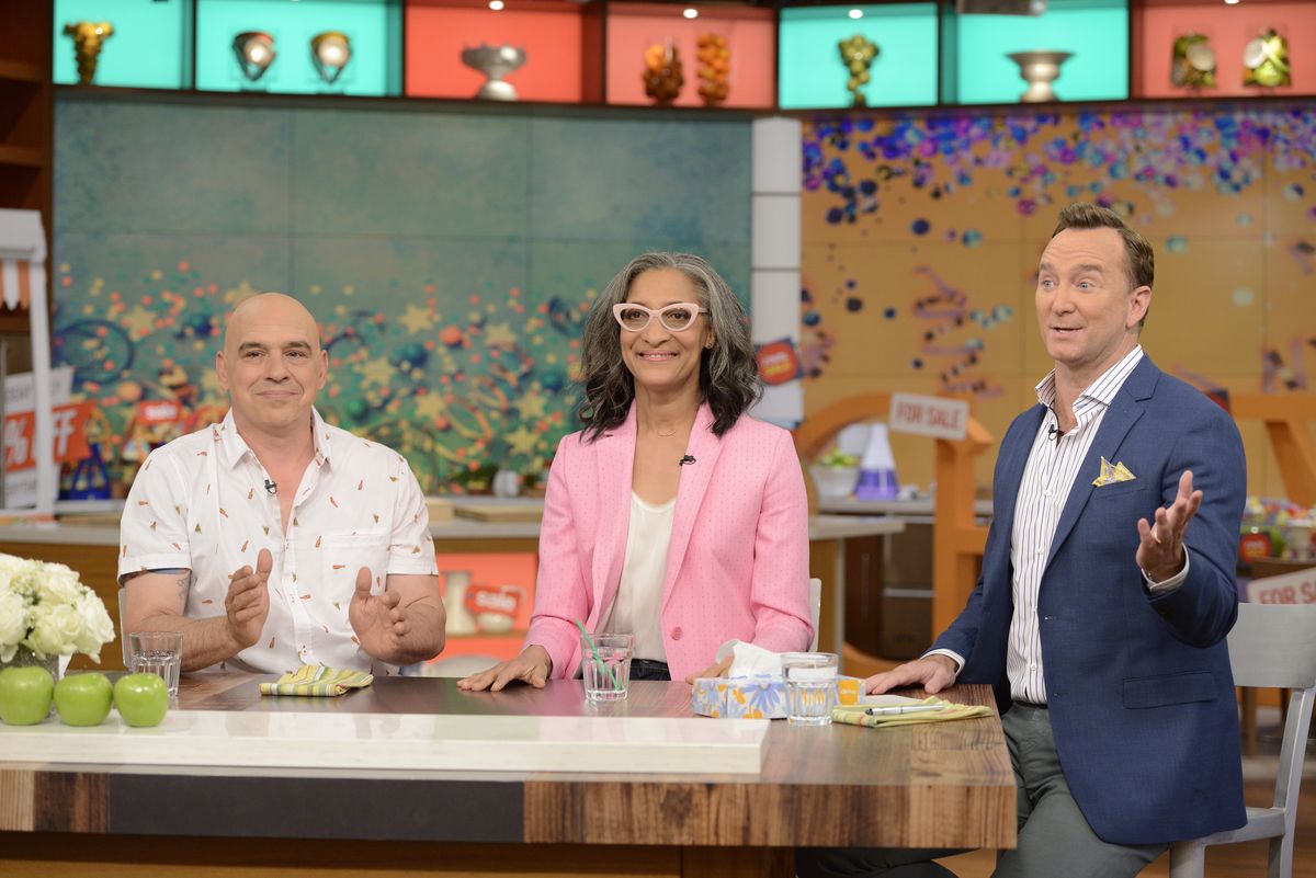 Michael Symon, Carla Hall, and Clinton Kelly on 'The Chew'