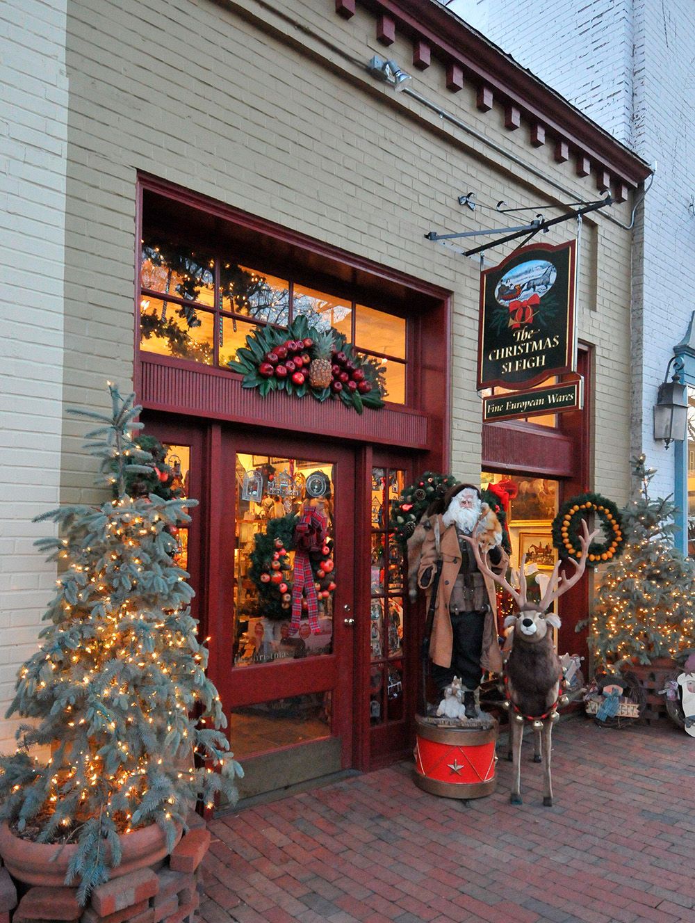 Christmas Stores in Virginia