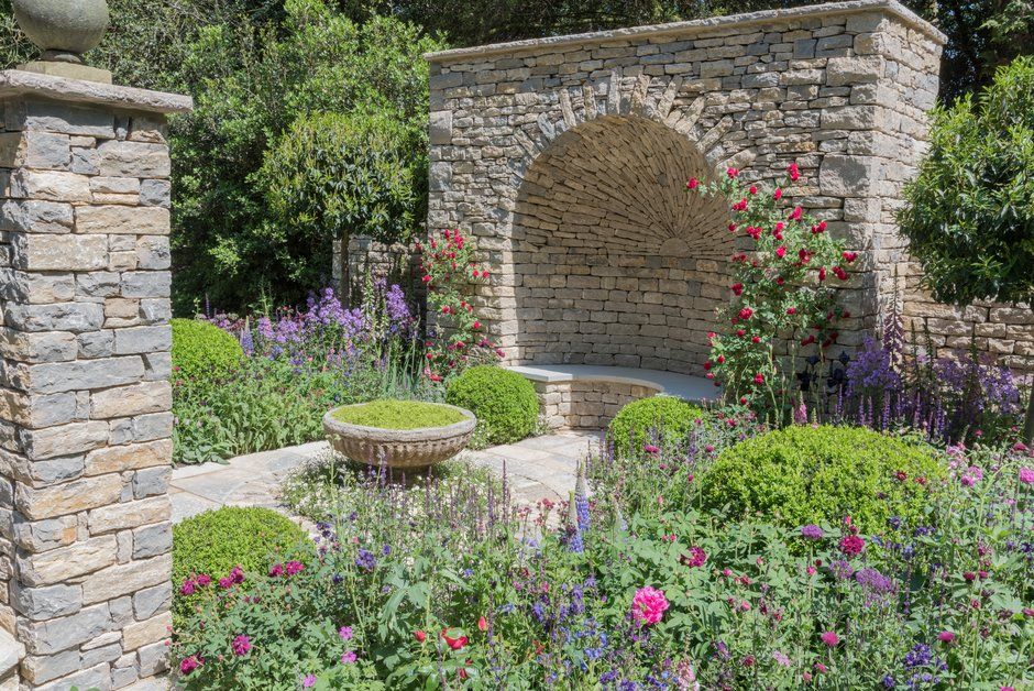 The Claims Guys: A Very English Garden designed by Janine Crimmins – Artisan garden – Chelsea Flower Show 2018