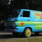 movie buff builds scooby doo's mystery machine