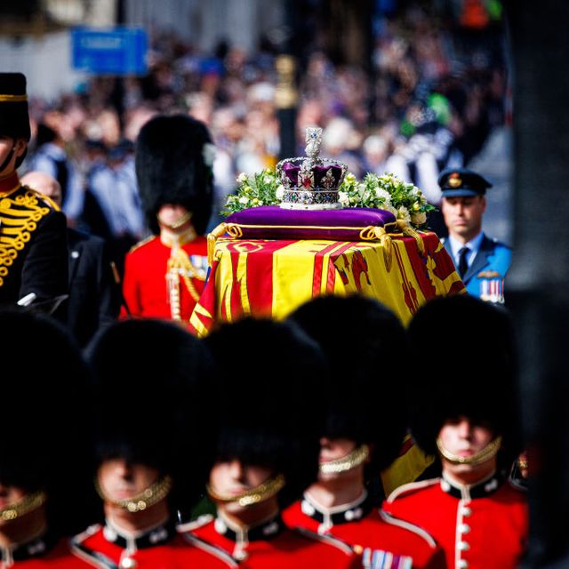 the queen's funeral service and procession