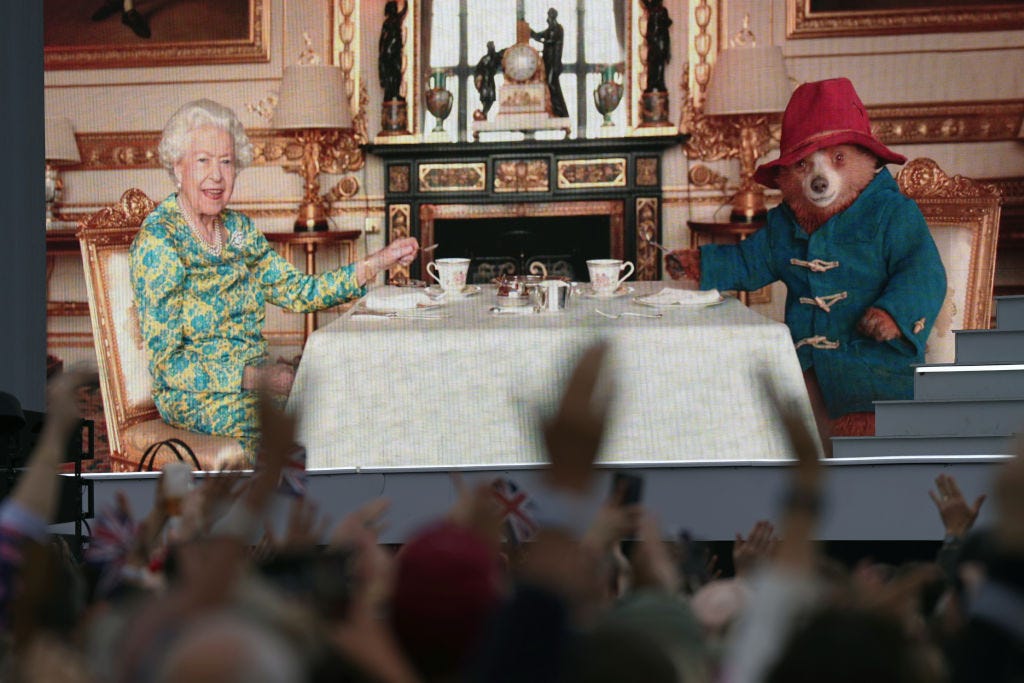 Queen Elizabeth's handbag: what she keeps inside the purse that featured in  the Paddington sketch