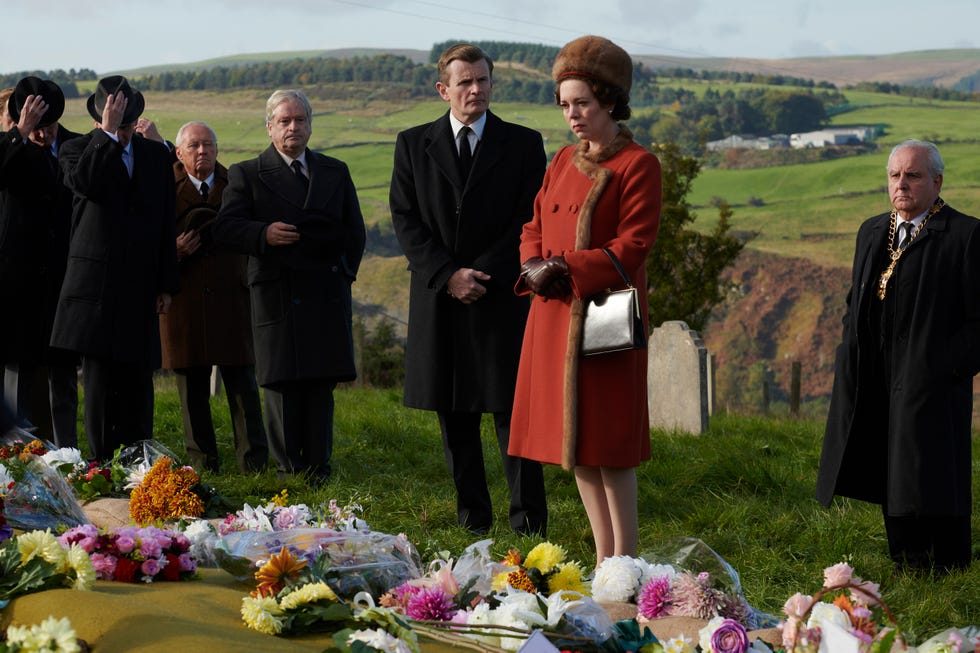 queen elizabeth aberfan in the crown queen elizabeth aberfan in the crown