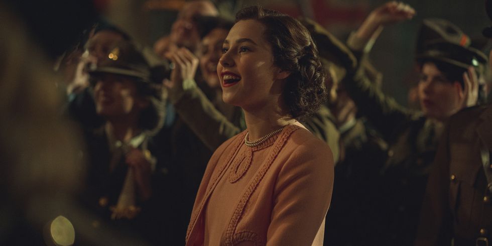 actress plays princess margaret in the crown on ve day