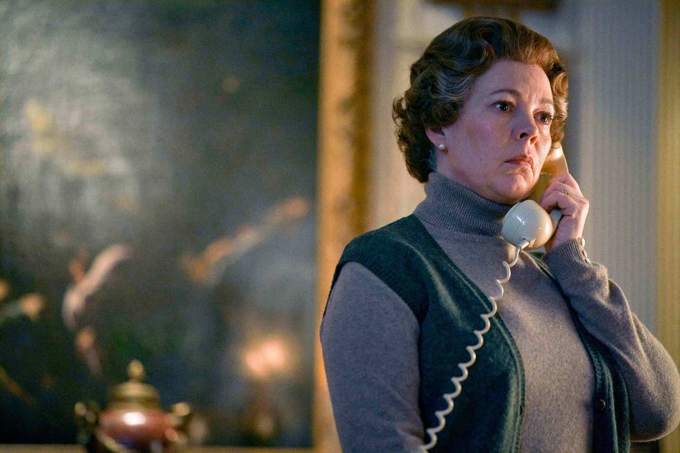 olivia colman en una escena de la temporada 4 de 'the crown'