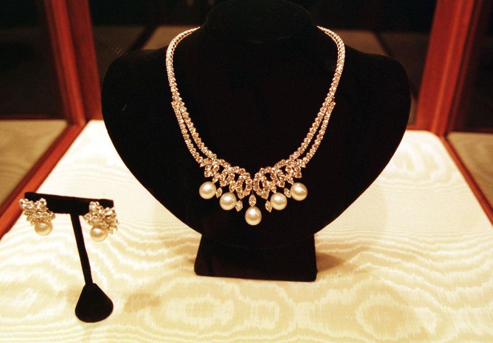 the diana, princess of wales swan lake suite neckl