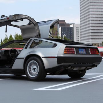 these two deloreans have spent the last 40 years locked away in a california barn,2台のデロリアン 発見,カリフォルニア州,納屋,39年,死蔵,