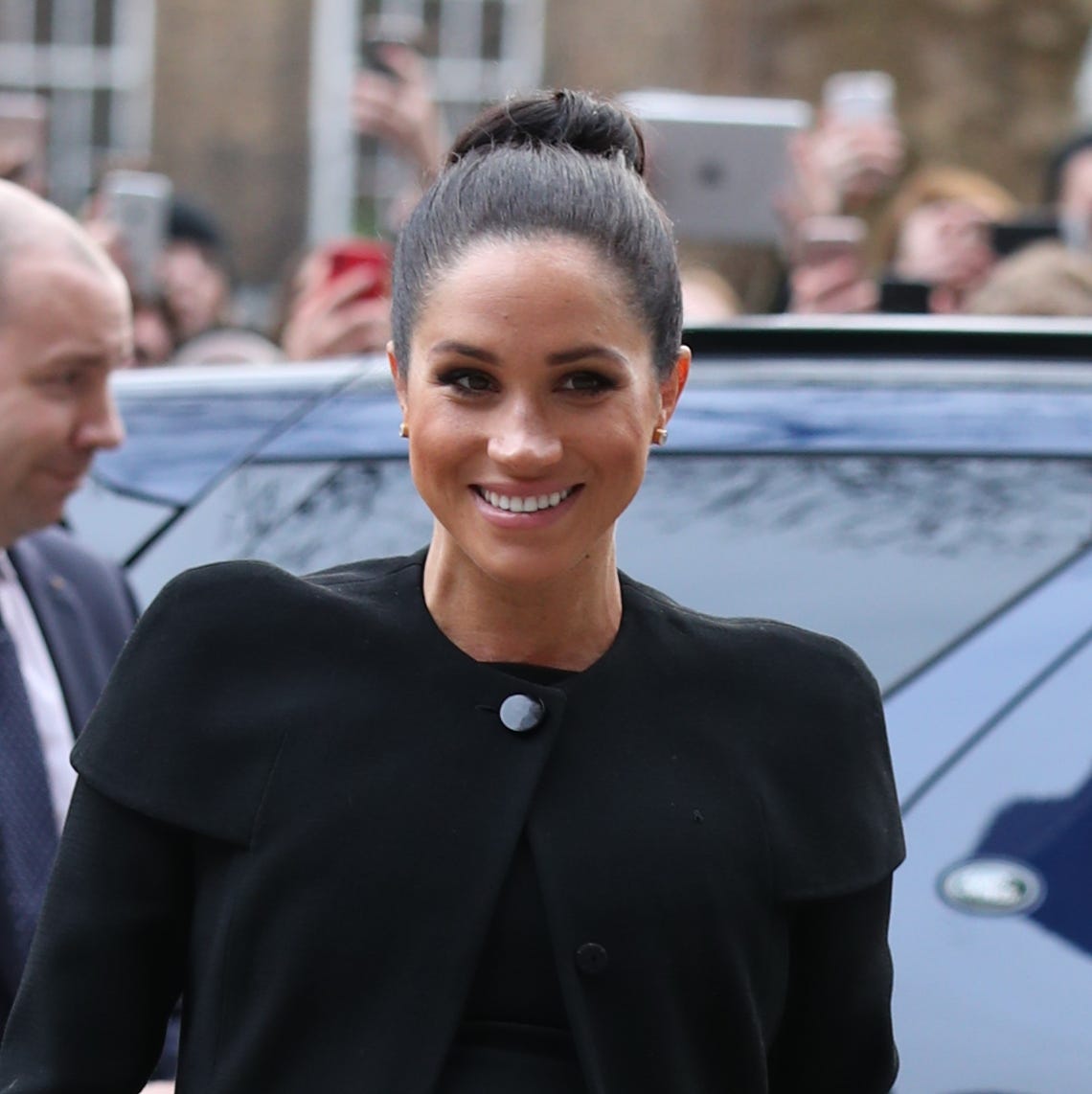 Is Meghan Markle Styling Her Own Hair - Meghan Markle Ballerina Bun ...